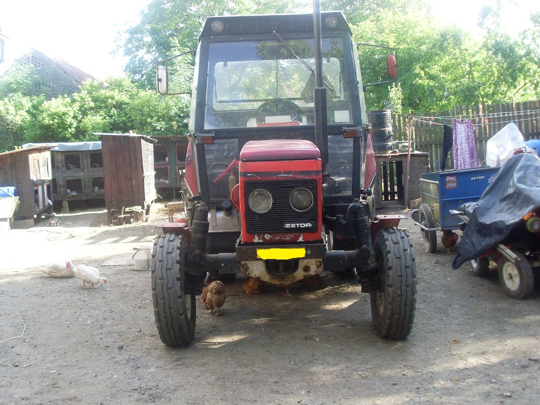 ZETOR 7211 na dvoře 1