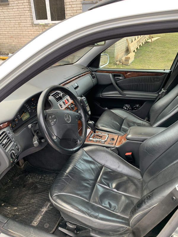 37F1D6B7-1DEB-47F4-B79A-3AB119BA3423