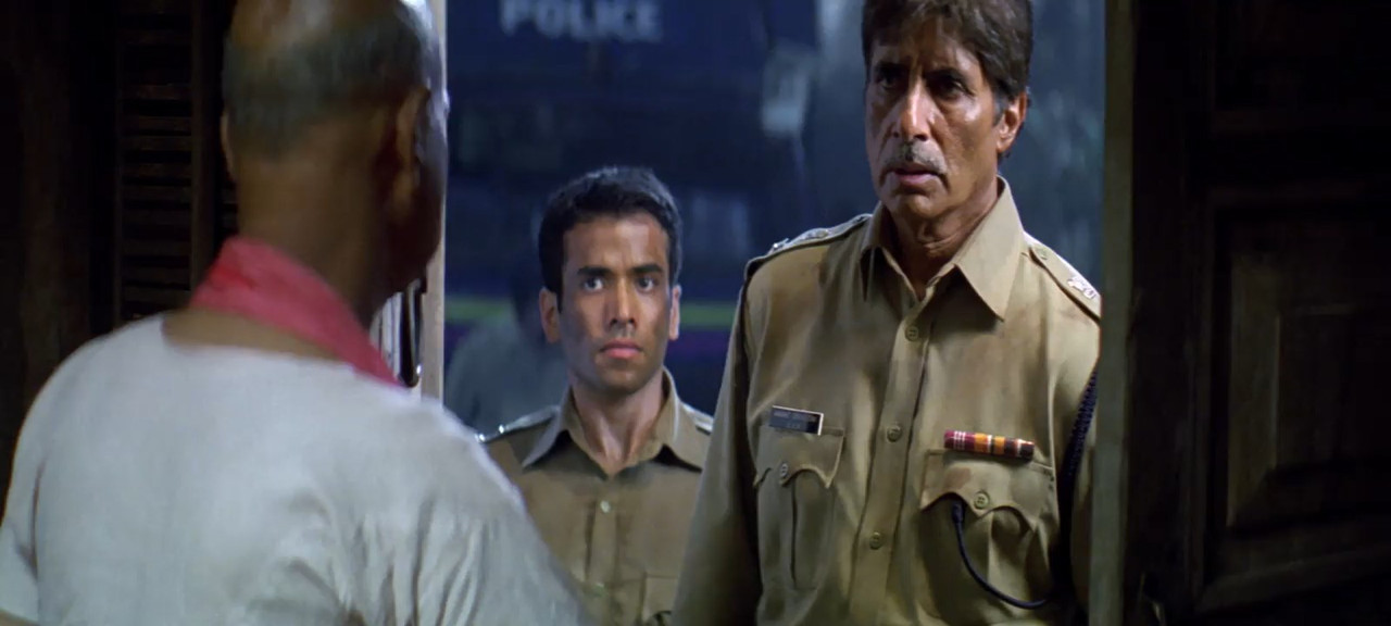 Khakee 2004 WebRip [Hindi + Tamil] 480p 720p Screenshot