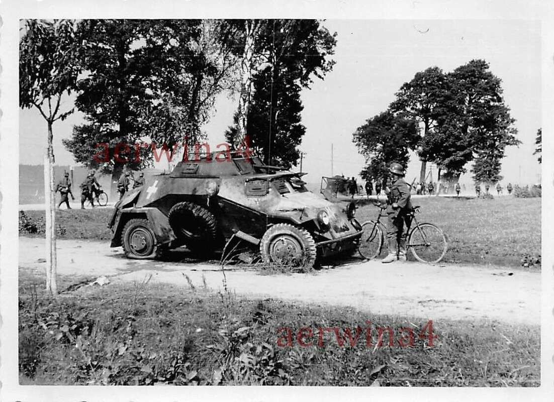 Zerstörte deutscher Panzer Sd. Kfz.222 Radom Polen