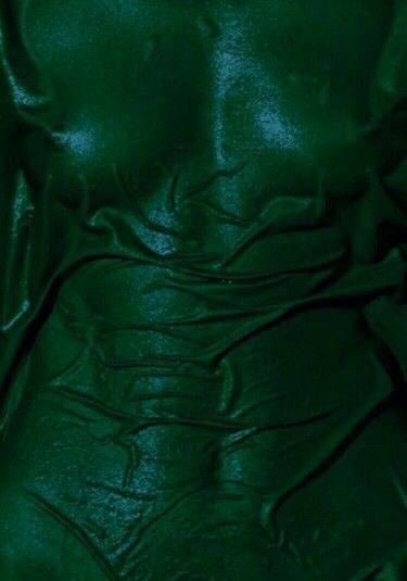 photo5417900781056669892