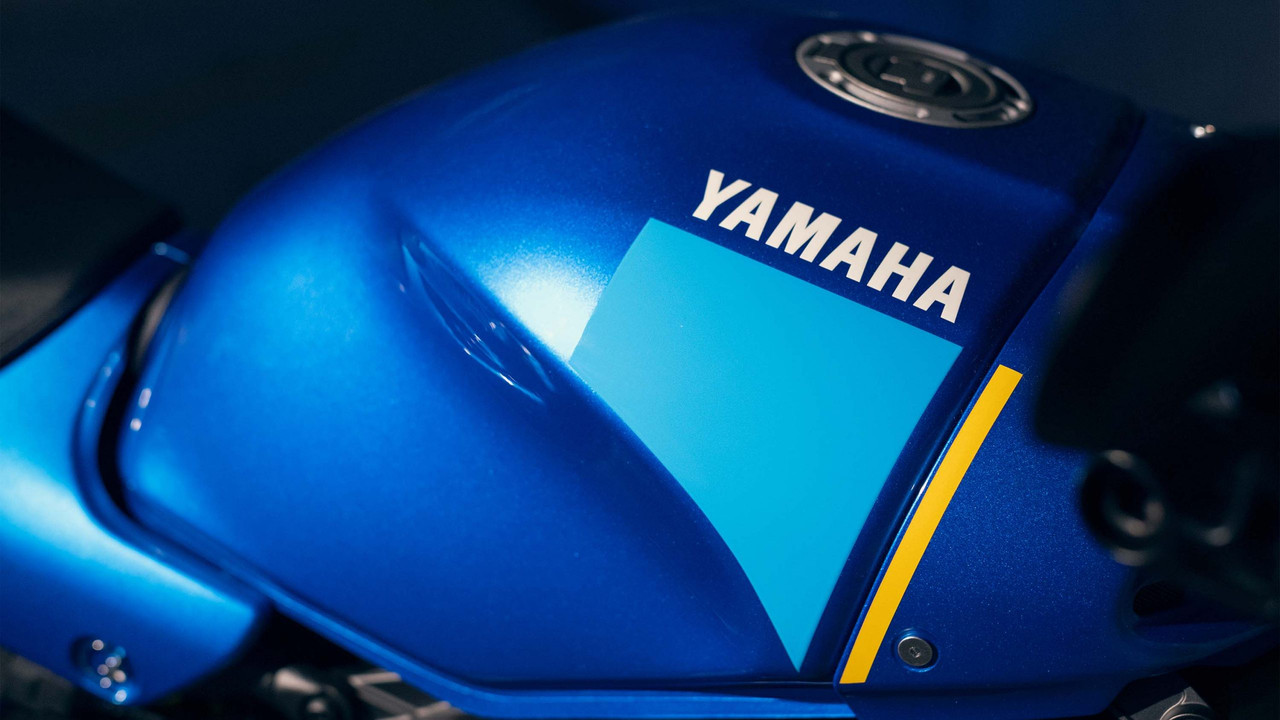 Мотоцикл Yamaha XSR900 2022.