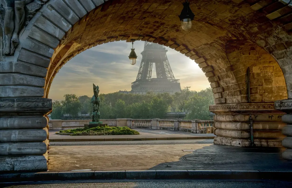 brown-arch-6356637-1280.webp