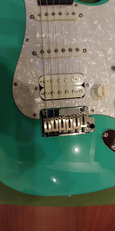 Suhr_Classic_Seafoam_2014_Saddles