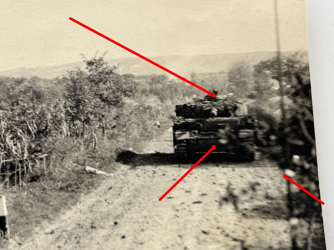 Foto Italien, Panzer rücken vor in S. Salso, bitte ansehen