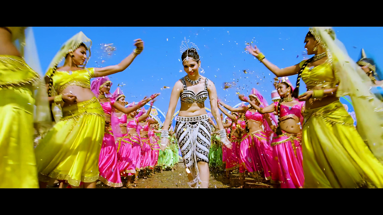 Tamanna Hot Song From Himmatwala Naino Main Sapna 4K (Best Quality).mp4_snapshot_01.38_[2021.04.05_1