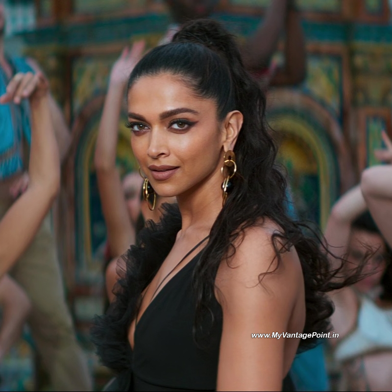 180-Deepika-Padukone-Hot-Scene-in-Pathaan-Movie-with-Shah-Rukh-Khan-My-Vantage-Point