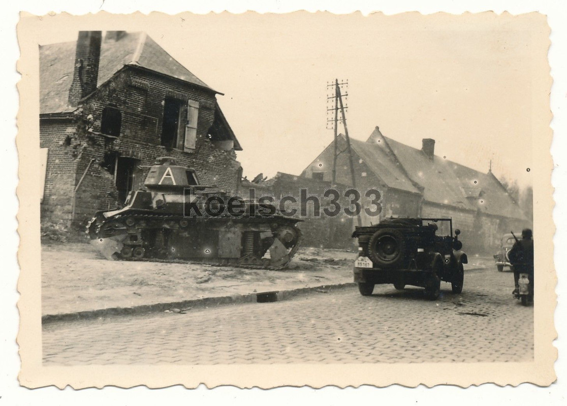 Foto französischer Char D 2 Panzer Tank Wrack Kü