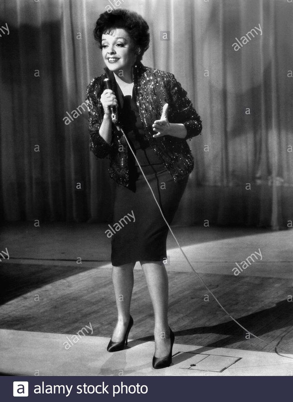 judy-garland-i-could-go-on-singing-1963-2BKBFG3
