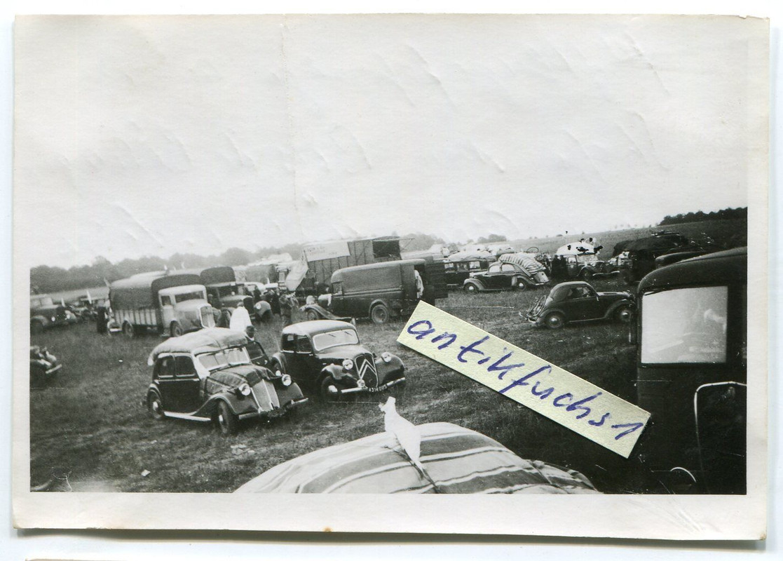 Flüchtlings-Fahrzeuge bei Gien in Frankreich 194