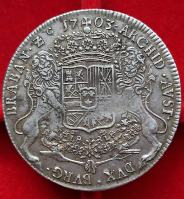Ducatón de Felipe V de Amberes 1703 40