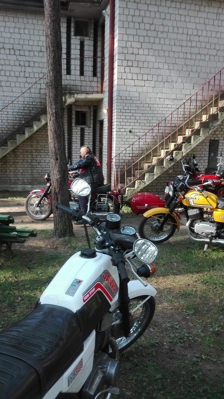 41341774_402623793602722_7874500930064875520_n