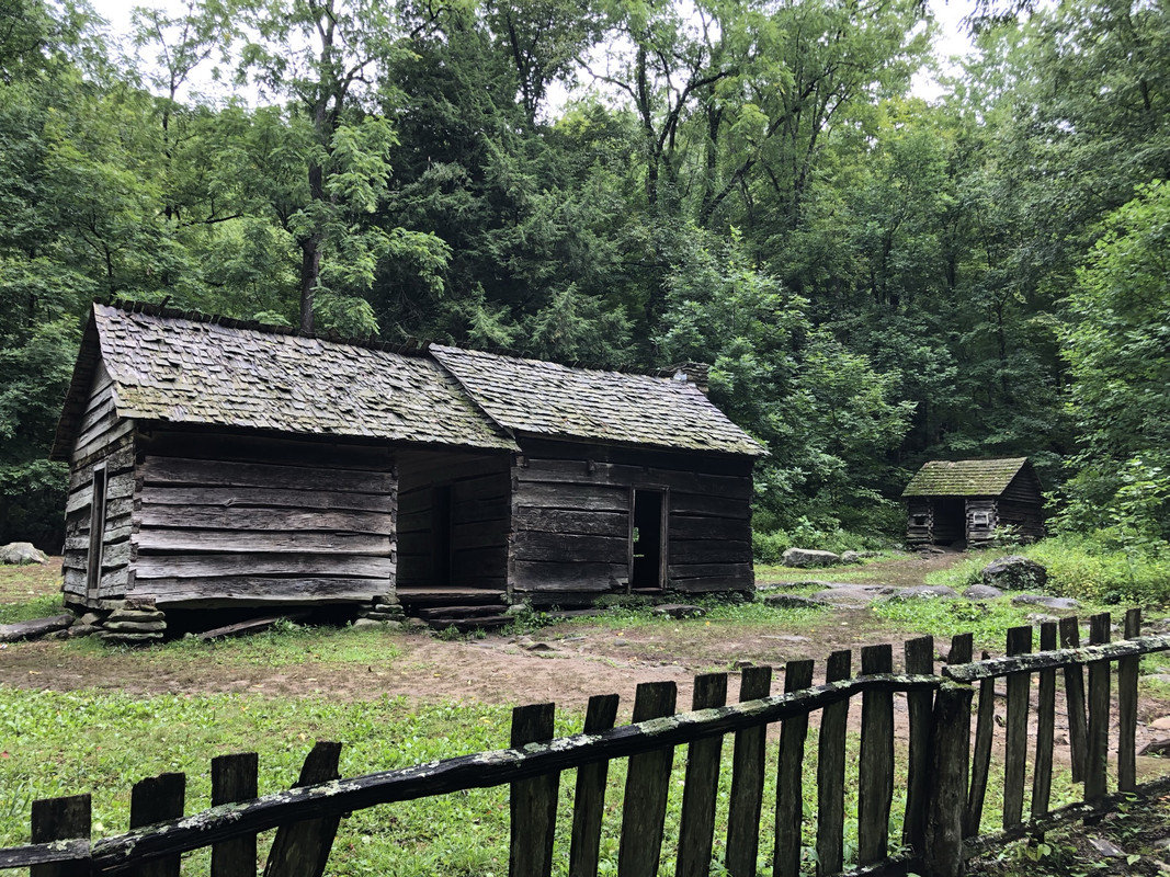 Cabin-GSMNP-8-31-21.jpg