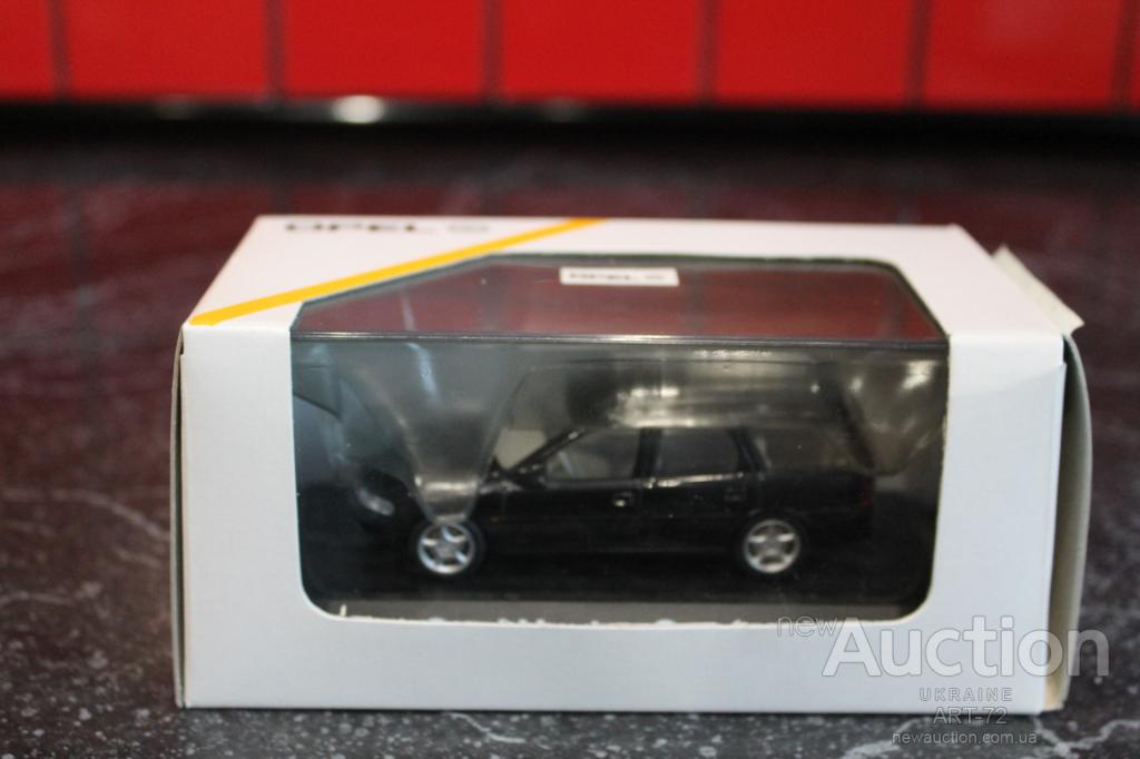 opel_vectra_caravan_schuco_1_43 (1)