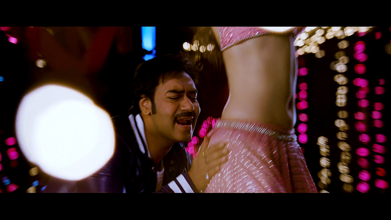 Tamanna Hot Song 03 From Himmatwala Taki O Taki 4K (Best Quality).mp4_snapshot_03.41_[2021.04.05_13.