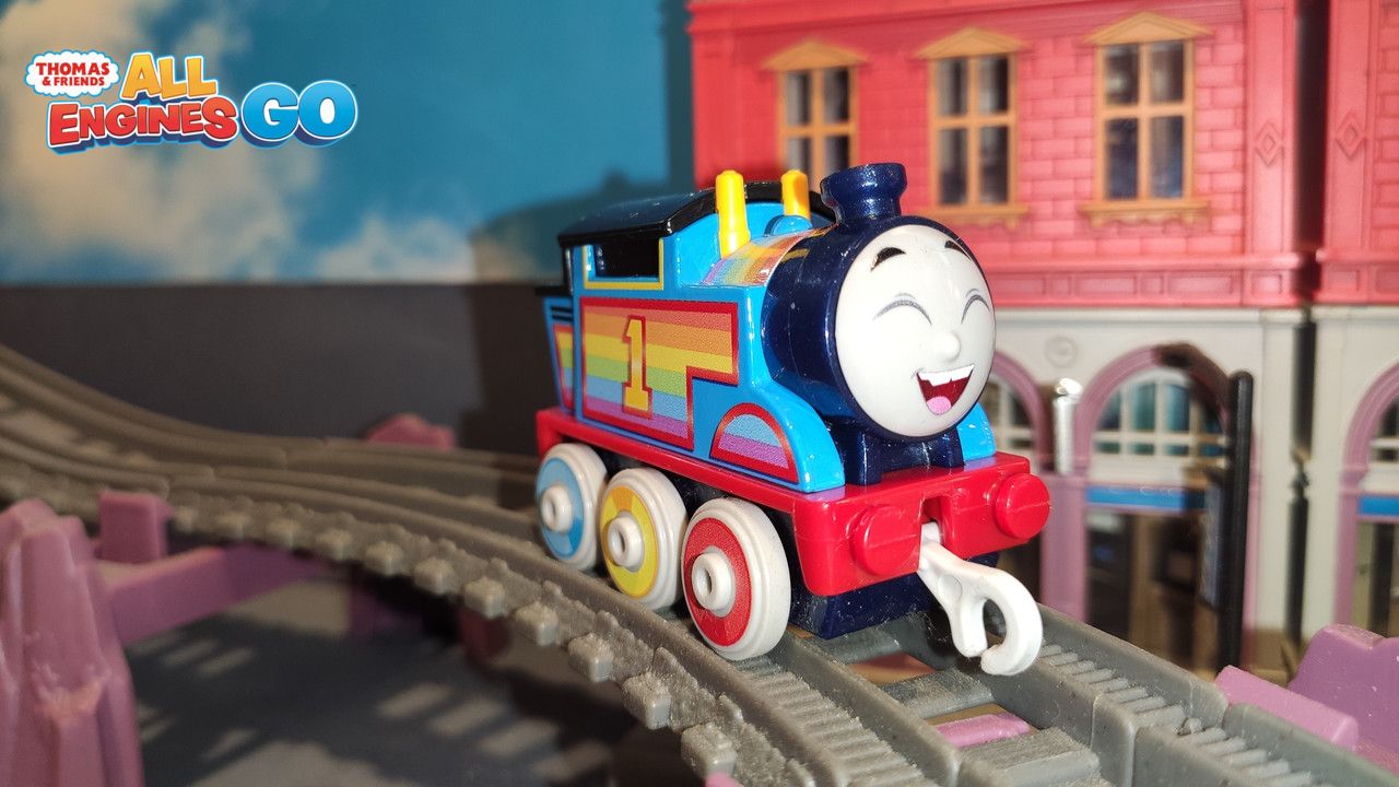 [Image: RAINBOWTHOMAS4.jpg]