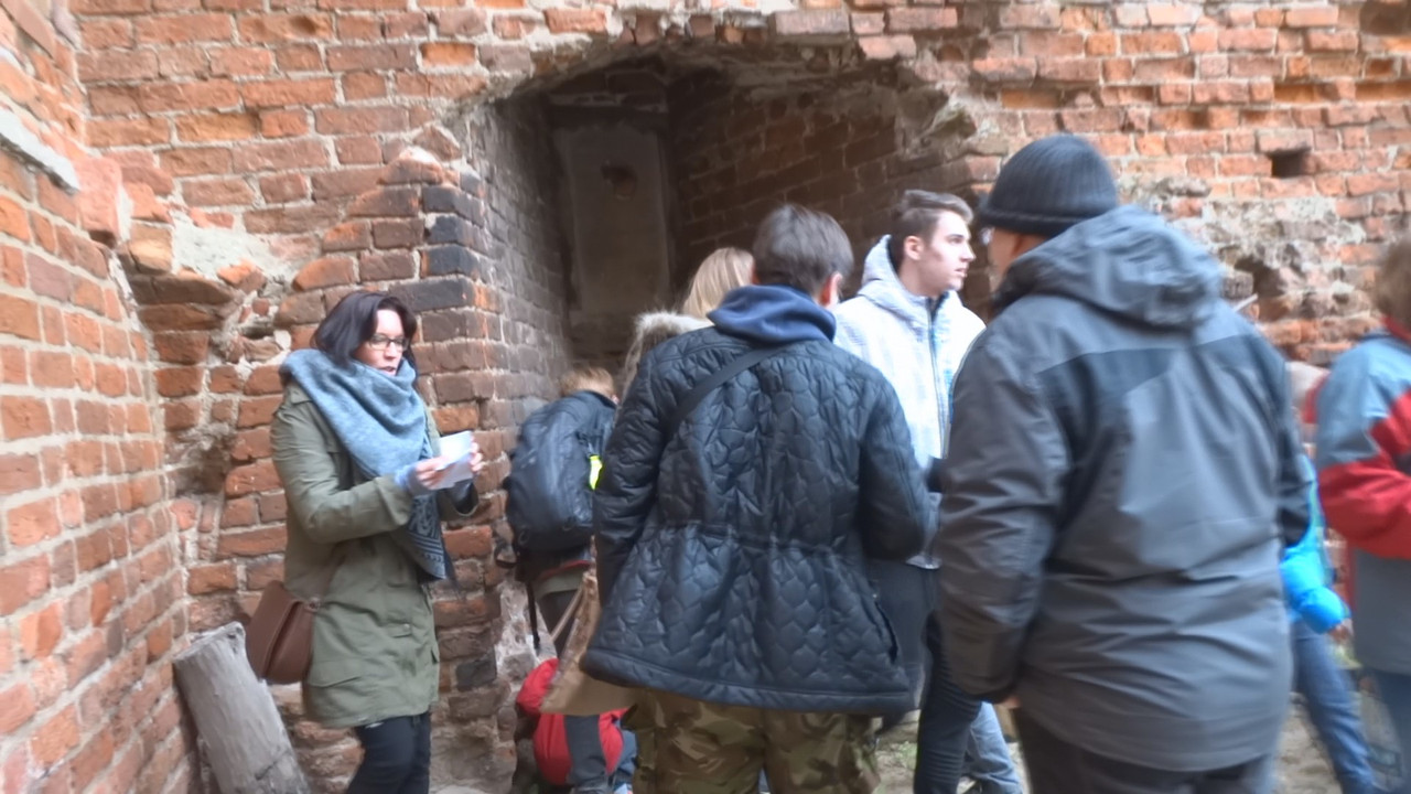 06.32 - Zamkowe atrakcje_001037