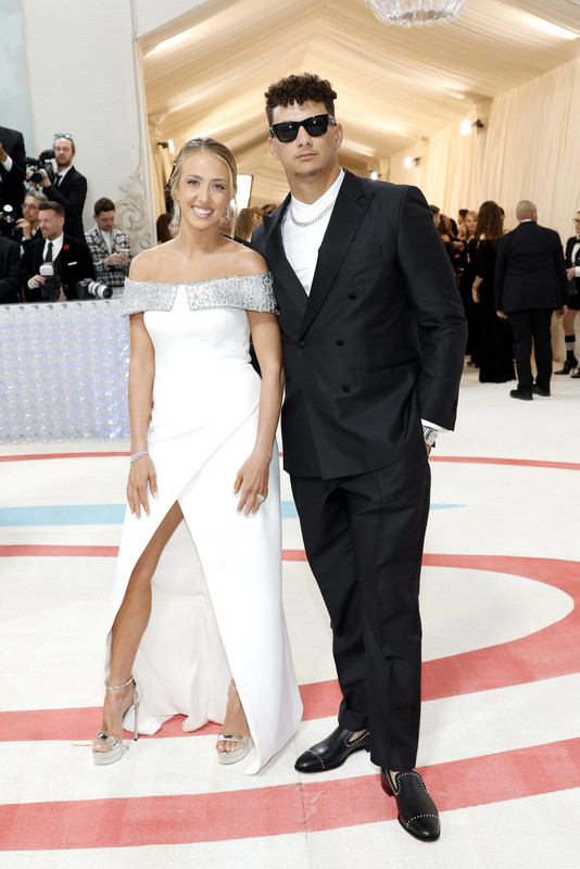Met Gala 2023, Matteo Berrettini e le celebs in Boss sul red carpet Met Gala 2023, Matteo Berrettini e le celebs in Boss sul red carpet