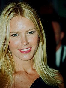 220px-Valeria_Mazza_1999