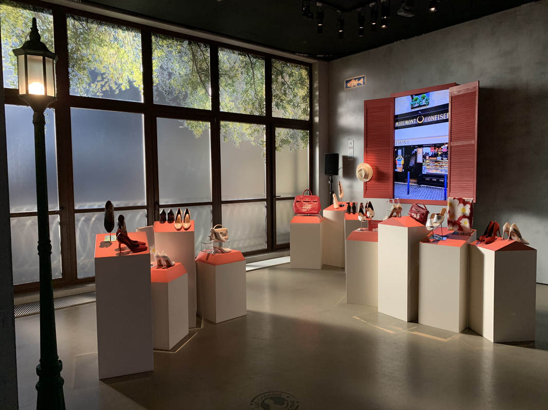 81330337-AA2C-4574-993A-E771F96C7929