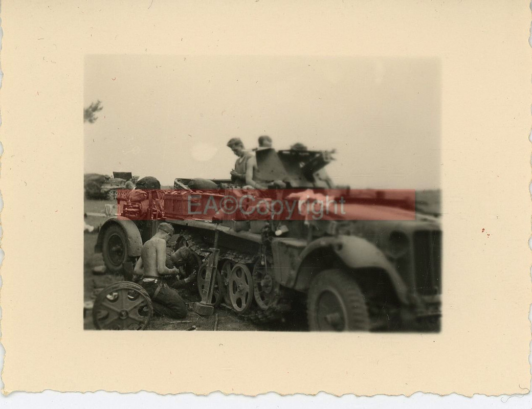 PAK gechütz auf Halbkette mit Anhänger Foto