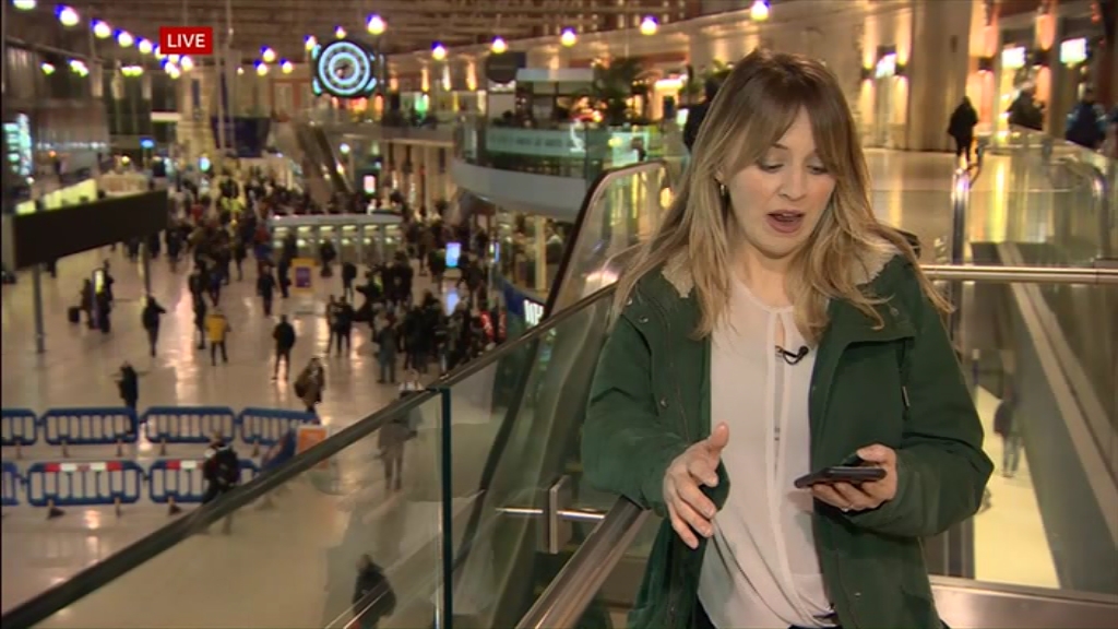 BBC London News_20220218_18301900.ts_snapshot_12.21.899