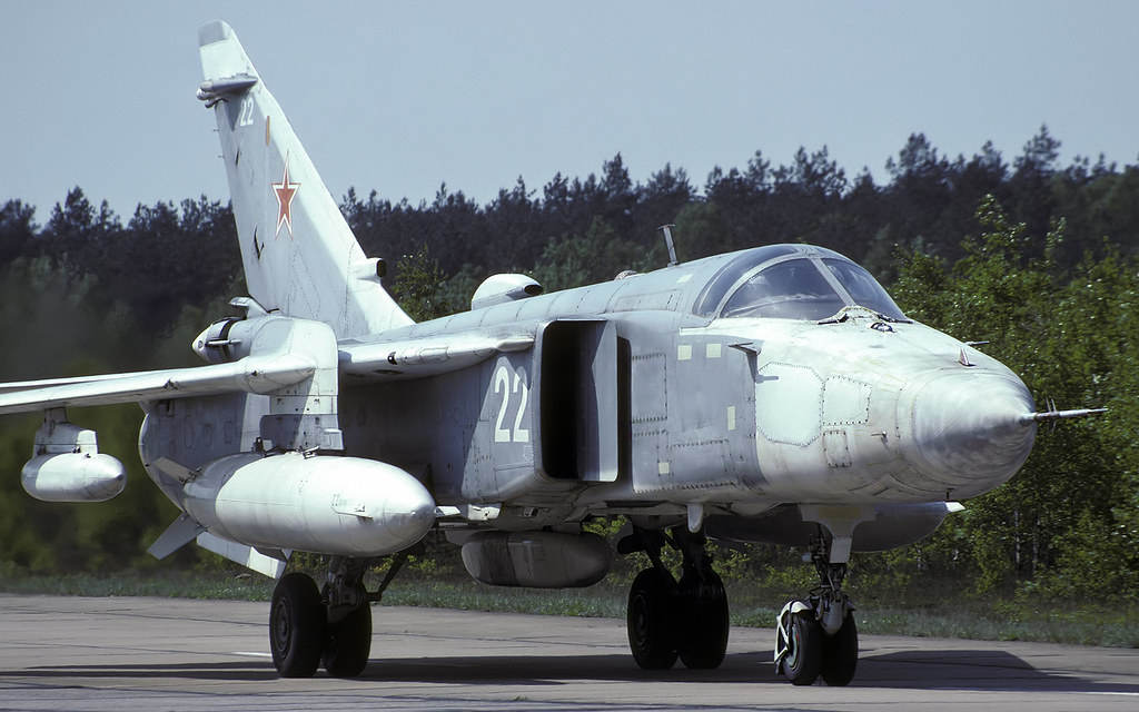 11 ORAP Su-24MR 22 White_0615307_2