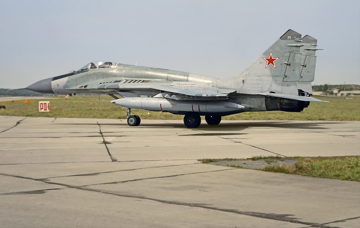 787. IAP, Mig-29 71 white (2)