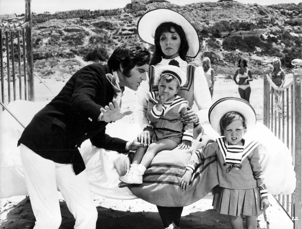 Joan_Collins_f09