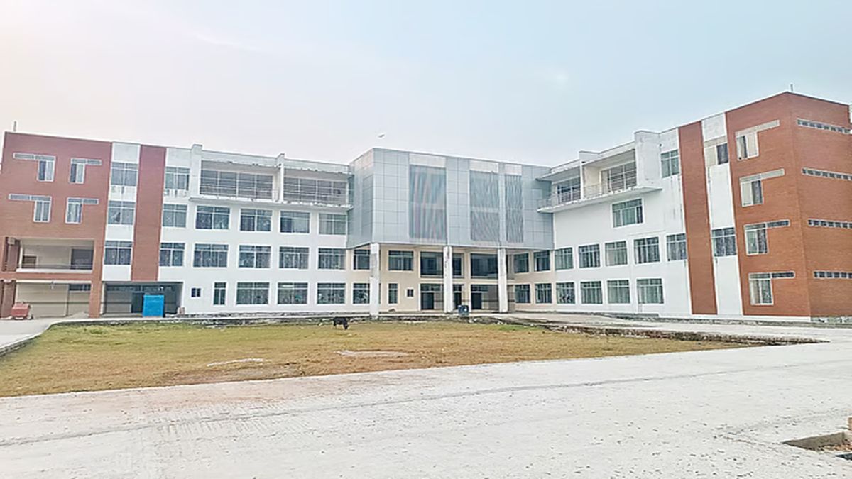 নির্মাণের নয় বছর পরও তালাবদ্ধ