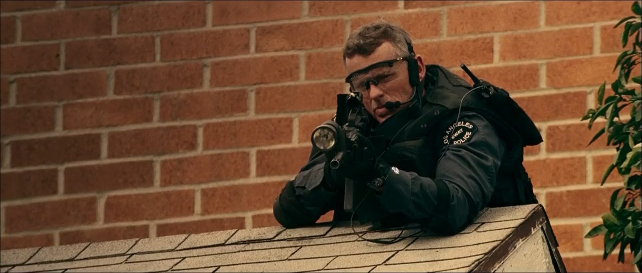 Hostage 2005 BluRay [Hindi + Tamil + Telugu + English] 480p, 720p ESub Screenshot