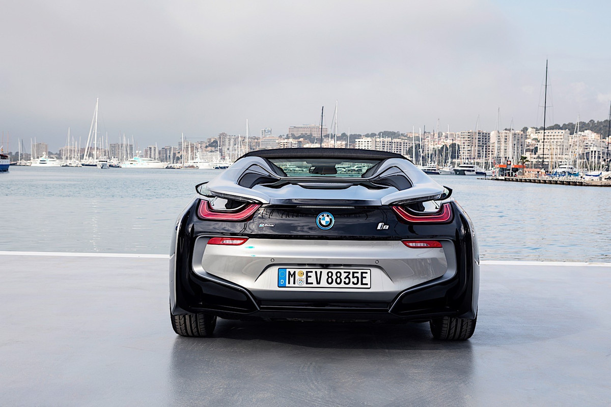 BMW i8 Roadster First Edition (27)