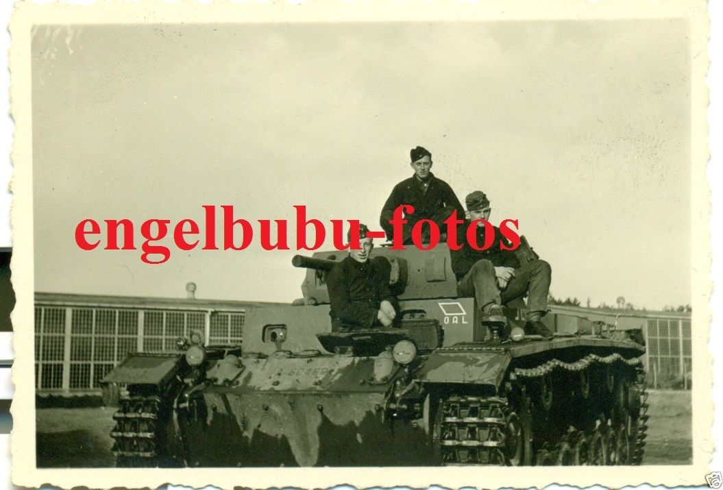 PANZER III - Selt. Ausführung   BEMALUNG