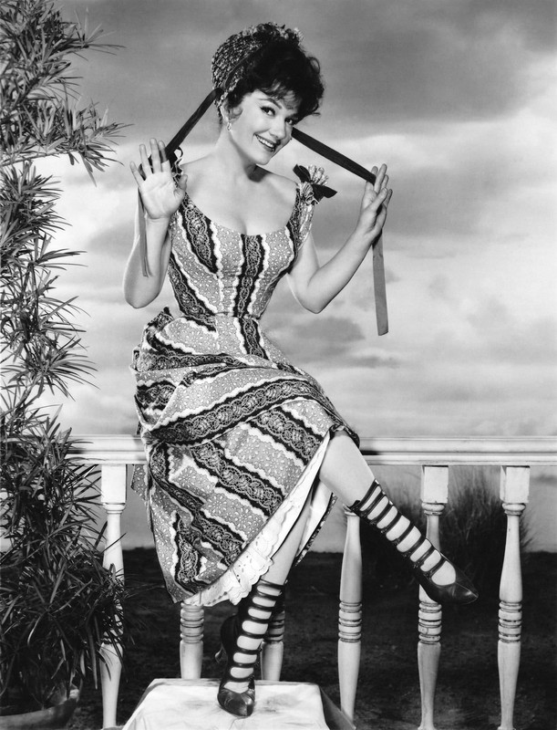 Anne_Baxter_a56