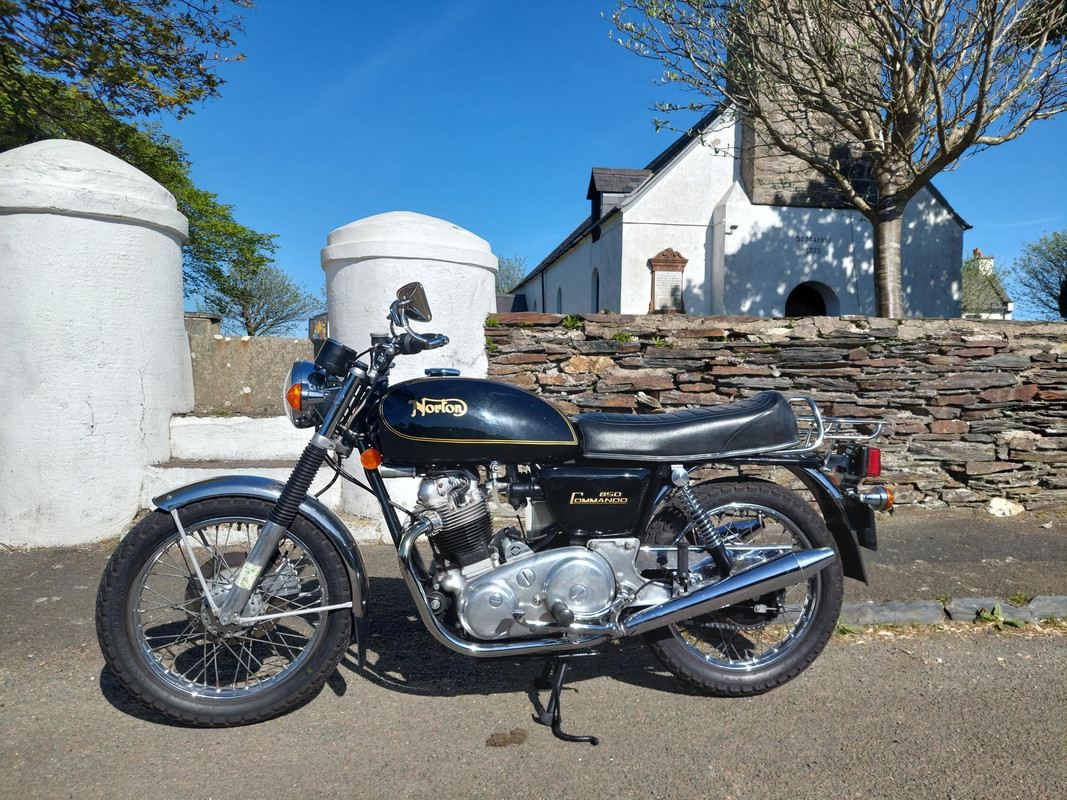 Pictures of your Norton Commandos