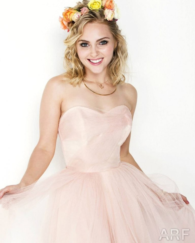 [Image: Anna-Sophia-Robb-Sexy-The-Fappening-Blog...68x954.jpg]