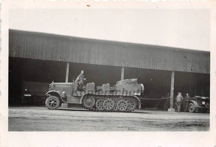 Schwere Büssing NAG Halbkette - Zugmaschine