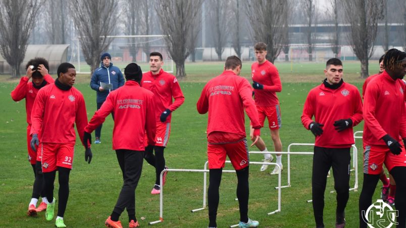 Johan Vásquez tiene nuevo técnico, quien ya tomó su primera decisión importante sobre el mexicano