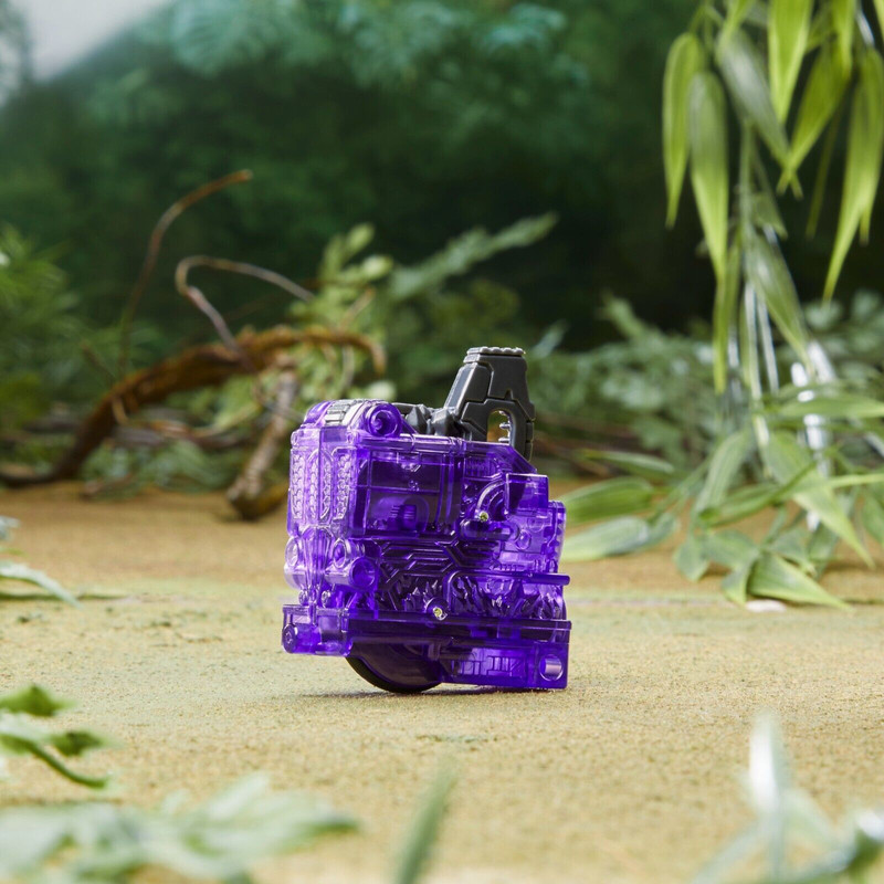 ROTB-Autobots-Unite-Starscream-07