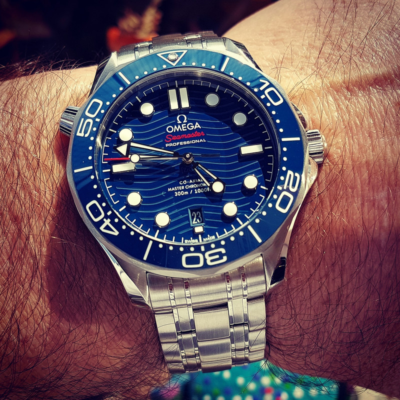 Ω Seamaster Professional Diver 300M Co-Axial Master Chronometer 42mm Cal. 8800 Blue (1)