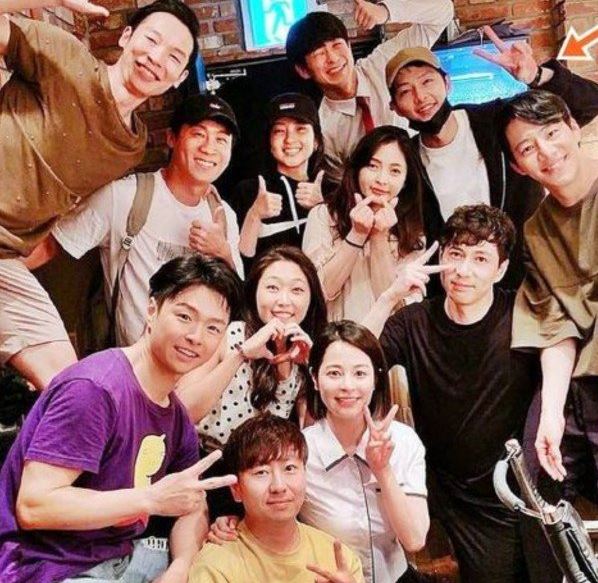 Song Joong Ki dan teman-teman 