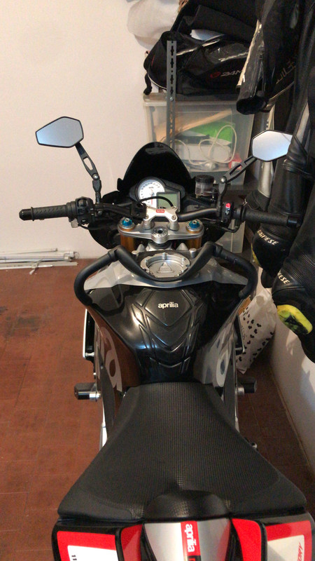 8CB32305-1819-4213-B56E-78D79BDA603D