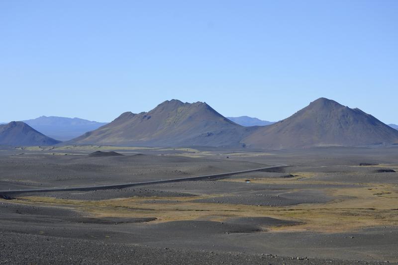 De las columnas de basalto al rugir de la tierra. - Islandia, donde la tierra ruge. (10)