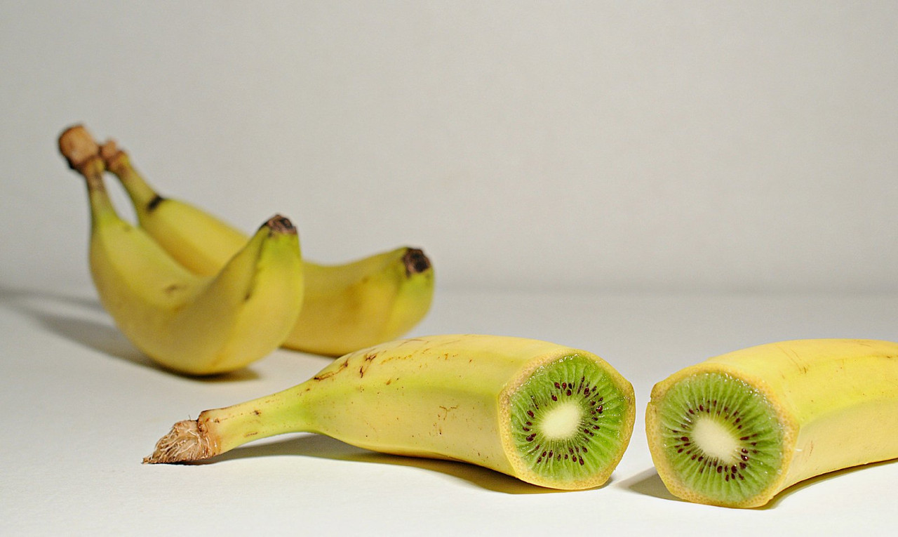 yellowbananakiwifruit.jpg