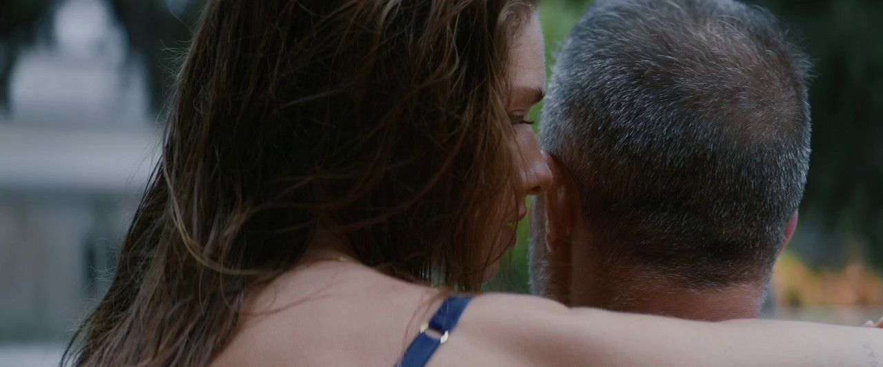 The-Girl-in-the-Pool-2024-English-AMZN-WEBRip-720p-x264-AVC-AAC-2ch-MSub-mkv-0002