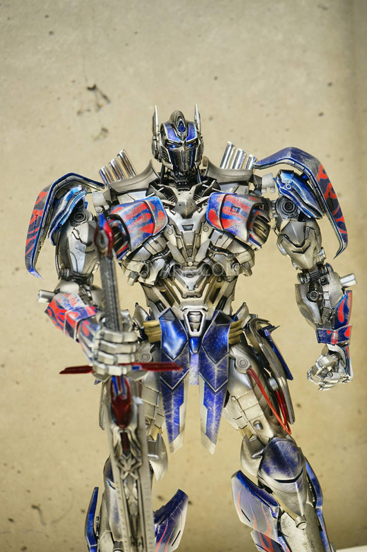 SDCC-2015-Comicave-Studios-Transformers-009