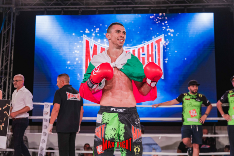 Копривленски и Корунчев с победи в MAX FIGHT 46, Топалски сложи край на кариерата си