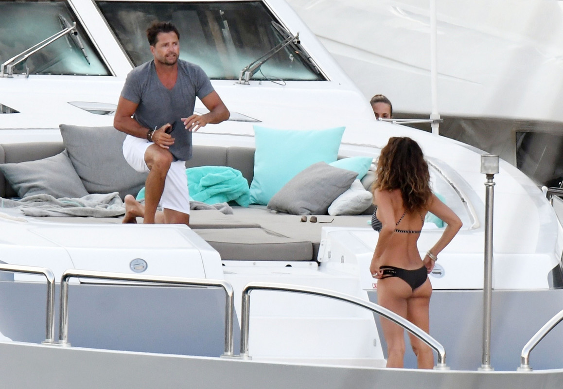 Brooke-Burke-Sexy-23-thefappeningblog.com_