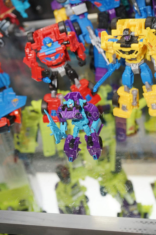 SDCC2015-Hasbro-Case-Transformers-Combiner-Wars-