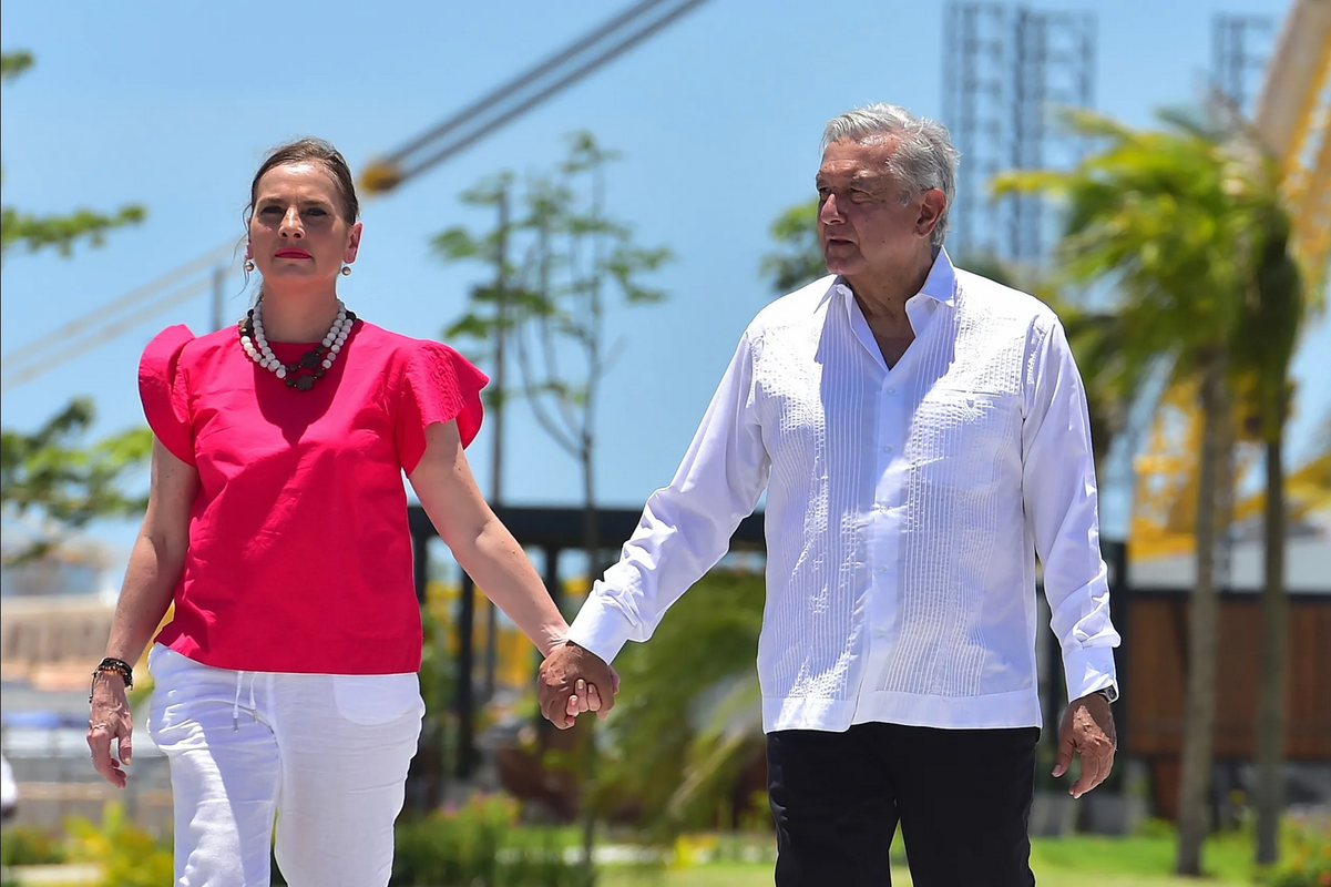 AMLO felicita a Beatriz Gutiérrez Müller por su cumpleaños